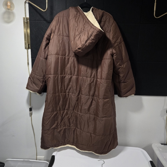 New brown reversible coat with hood size 4xl=20 - Picture 5 of 9